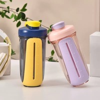 Bouteille shaker double couche personnalisée avec logo, échelle graduée visible, pour sport et gym, avec boule mélangeuse, 5 couleurs, pour cadeau promotionnel