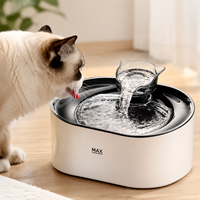Fontaine à eau pour animaux de compagnie très vendue avec filtration circulante et pompe intelligente et silencieuse ; distributeur automatique et gamelle.