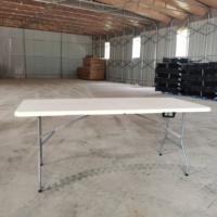 Table pliante à tréteaux en plastique de 6 pieds avec plateau stable en HDPE et pieds robustes, table pliante de 6 pieds par Best Choice