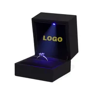 Caja de joyería personalizada de lujo, conjunto de anillo de luz LED, collar de terciopelo, pulsera de Jade, pendientes, caja de embalaje de joyería, negro, venta al por mayor