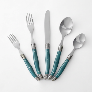Ensemble de couverts rétro en acier inoxydable avec poignée turquoise, résistant au lave-vaisselle, idéal pour le camping et la table. - Product Image 1