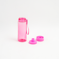 Bouteille d'eau de sport légère de 600 ml sans BPA, étanche et réutilisable avec poignée, idéale pour la salle de sport, la randonnée et les voyages.