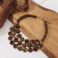 Collier Pendentif Rond Géométrique Exagéré Style Bohème Vintage avec Chaîne Perles Acryliques et Bois pour Femme