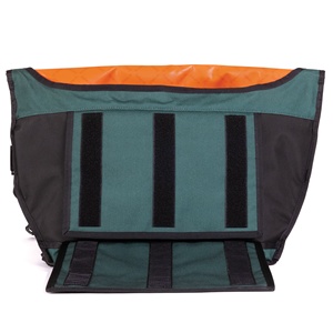 Bolsa de Mensajero para Patinaje, Personalizada, de Nailon Reciclado 1050D, 24L, Verde, para Hombre - Product Image 4