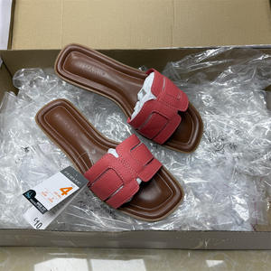 صنادل شاطئ مسطحة للاستخدام الخارجي لعام 2025، صنادل رومانية بحزام حول الكاحل ومقدمة دائرية للنساء، مزينة بالزهور وأحجار الراين والماس بفتحة أمامية - Product Image 2