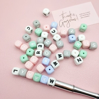 Perles de dentition en silicone souple pour bébé, forme carrée de 12 mm, lettres de l'alphabet, perles en PVC pour stylo, porte-clés, collier, bijoux