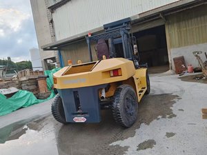 Chariot élévateur à fourche d'occasion d'origine japonaise, 16 tonnes, Komatsu, moteur diesel, engin lourd, avec accessoire tarière, certifié CE - Product Image 3