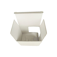 Conception personnalisée de petite tasse en papier imprimé carré blanc Boîte d'emballage Matériaux recyclés Laminage mat Gaufrage avec fenêtre