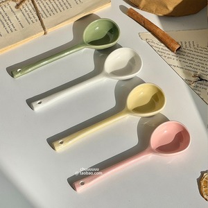 Cuillère en céramique japonaise sculptée à la main, de forme irrégulière, digne d'Instagram ; de haute qualité et esthétiquement plaisante ; adaptée pour - Product Image 4