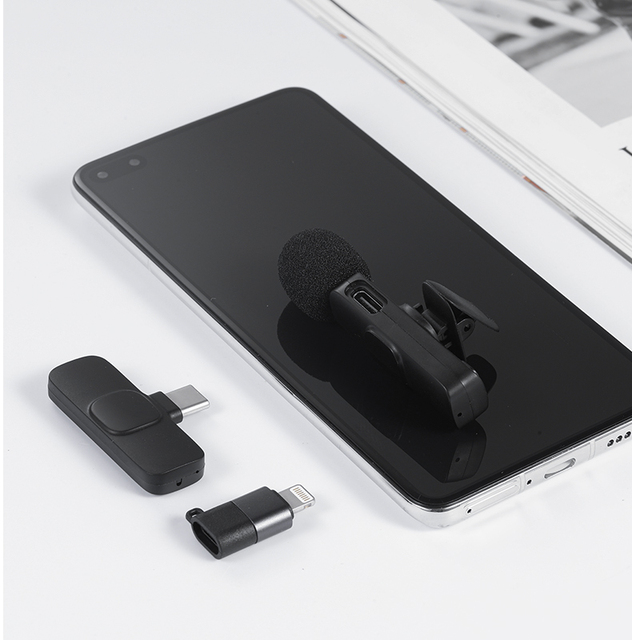 Wireless Microphone Professional Lavalier Microphone Plug-Play Lapel Clip-on Mic for Phone, Recording, Live Streaming, Facebook