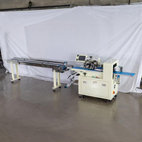 Ding Yan 380X Automatische machine voor het sorteren, voeren, verpakken en verpakkende lijn voor crème-wafel-sandwichkoekjes.