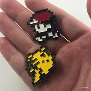 Gros Dessin Animé Monstre Pixel <span class=keywords><strong>Pikachu</strong></span> Xiaozhi Couple Insigne En Métal Émail Épinglettes - Product Image 2