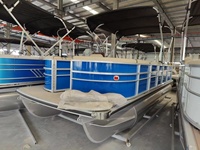Bateau ponton de pêche en aluminium de 8,2 m (27 pieds) certifié CE, personnalisé en usine, avec moteurs hors-bord Tritoon, 150 CV, télécommande