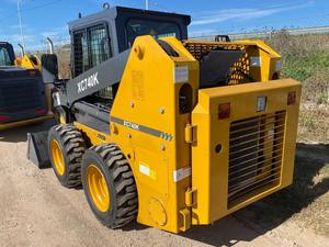 Компактный мини-погрузчик XC740K, грузоподъемность 750 кг, полноприводный гидравлический погрузчик для коммунального обслуживания и небольших демонтажных работ - Product Image 2