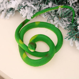 Serpent de simulation en caoutchouc souple à tête ronde de 70 cm pour farces d'Halloween, vente en gros de produits de Noël - Product Image 6