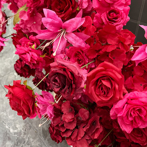 Grande Arco Floreale Sfumato in Seta a Mezzaluna per Decorazione Scenografica, Supporto per Fiori Artificiali a Forma di Luna per Allestimenti di Matrimoni e Feste - Product Image 2