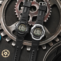 Montres de sport pour hommes Montre-bracelet étanche à écran LCD numérique Impression personnalisée Articles en vrac multifonctionnels 5ATM Lots en gros