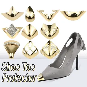 Banyak liontin sarung pelindung logam sepatu hak tinggi wanita pelapis warna emas hitam perak desain berbeda