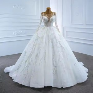 Robe de mariée de luxe 2024 à manches longues, style princesse, avec grande traîne, pour une allure de mariée élégante et raffinée - Product Image 1