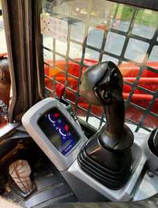 Minicargador sobre orugas original de los Países Bajos, cargador de orugas compacto SVL70, a la venta - Product Image 4