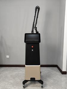 Laser fractionné au CO2 pour l'élimination du mélasma, l'éclaircissement de la peau, le rajeunissement vaginal, machine à laser CO2 pour l'élimination des taches de rousseur - Product Image 1