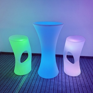 Ensemble de mobilier de jardin et de bar extérieur portable avec éclairage LED, tables hautes et chaises, design moderne, résistant à l'eau, pour événements - Product Image 3