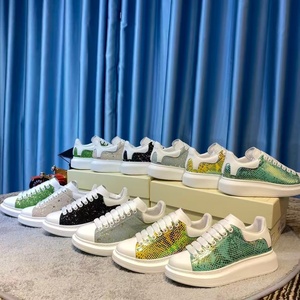 Chaussures de course de luxe à plateforme avec diamants, baskets McQueenes à lacets noires et épaisses pour hommes et femmes - Product Image 4