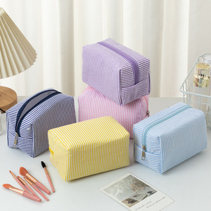 Bolsa <span class=keywords><strong>de</strong></span> Cosméticos <span class=keywords><strong>de</strong></span> Gasa con Burbujas, Bolsa <span class=keywords><strong>de</strong></span> Aseo <span class=keywords><strong>de</strong></span> Mano, Bordada con Rayas, Bolsa <span class=keywords><strong>de</strong></span> Almacenamiento <span class=keywords><strong>de</strong></span> Cosméticos <span class=keywords><strong>de</strong></span> <span class=keywords><strong>Viaje</strong></span> <span class=keywords><strong>para</strong></span> Chicas - Product Image 1