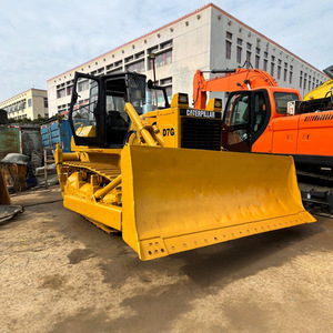 Bulldozer sur chenilles Caterpillar D7G, moteur jaune, équipement de construction lourd - Product Image 1