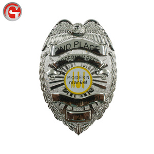 China de fábrica al por mayor de Metal de encargo de <span class=keywords><strong>la</strong></span> Universidad uniforme <span class=keywords><strong>estrella</strong></span> Pin - Product Image 2