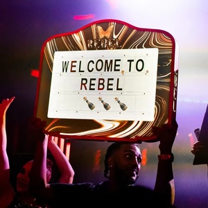 Logo personalizzato APP programmabile a scorrimento LED Message Board segno <span class=keywords><strong>Vip</strong></span> Display schermo bottiglia di servizio segno presentatore per Nightclub - Product Image 4