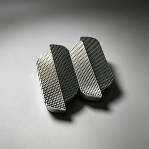 Personalizzato EU/ASTM Norm road studs stampaggio ad iniezione reflex reflector mold core insert - Product Image 1