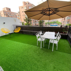 Alfombra <span class=keywords><strong>de</strong></span> interior personalizable Base blanca <span class=keywords><strong>Césped</strong></span> sintético <span class=keywords><strong>artificial</strong></span> TPR Goma <span class=keywords><strong>Césped</strong></span> <span class=keywords><strong>de</strong></span> escritorio Tamaño personalizable para la venta - Product Image 4