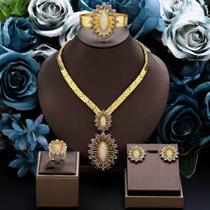 Ensemble de <span class=keywords><strong>bijoux</strong></span> de <span class=keywords><strong>luxe</strong></span> en gros 4 pièces plaqué or, motif nid d'abeille, collier, boucles d'oreilles, bague, bracelet, accessoires de mariage en zircon et fleurs - Product Image 2