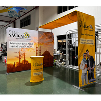 10 X 10ft Stand de salon Stand de foire personnalisé Portable 3m x 6m Kit de stand avec murs arrière, comptoir, lumière pour événement de salon commercial