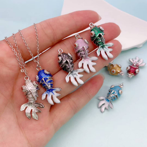 CH-LAP1616 Offre Spéciale Émail Poisson Pendentif Coloré Poisson Os Émail Charmes Argent Plaqué <span class=keywords><strong>Koi</strong></span> Poisson Accessoire En Gros Bijoux - Product Image 4