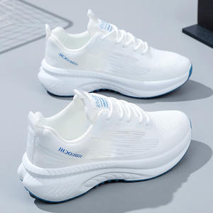Nuova moda <span class=keywords><strong>donna</strong></span> bianca per <span class=keywords><strong>scarpe</strong></span> da ginnastica Flyknit Casual <span class=keywords><strong>sportive</strong></span> con chiusura stringata Design traspirante per la camminata primaverile - Product Image 2