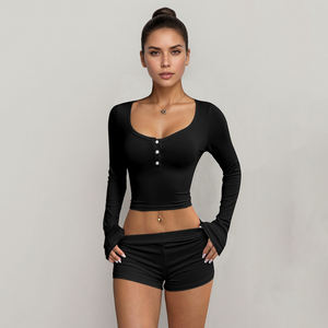 Ensemble chic et sportif occidental pour femme : haut court à manches longues boutonné et short taille haute élastique, deux pièces ajustées de couleur unie - Product Image 4