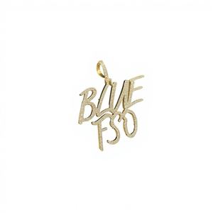 Colgante de Hip Hop Personalizado de Acero Inoxidable con Diamantes y Caja de Regalo - Product Image 1