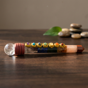 Pendentif baguette de guérison tibétaine en cristal de chakra avec pierres incrustées gravées, fait main, objet de collection d'art Feng Shui du Gujarat - Product Image 2