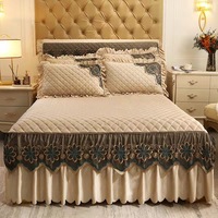 Parure de lit de luxe 4 pièces en coton brodé de dentelle avec jupe de lit, couvre-lit et housse de couette