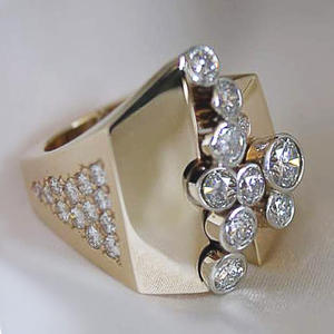 Anello da Donna F297 in Oro Massiccio 18K con Diamante Taglio Brillante Rotondo Colore D Naturale, Fede Nuziale con Pietre Laterali - Product Image 1