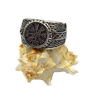 Anillo circular de <span class=keywords><strong>runas</strong></span> <span class=keywords><strong>vikingas</strong></span> nórdicas de venta caliente en cabujón de cristal negro de Gun Metal para hombres - Product Image 1