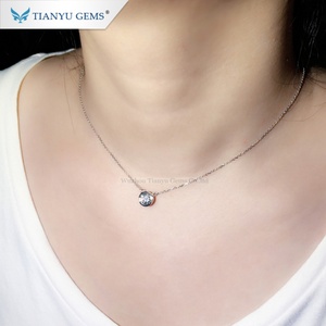 Tianyu personalizado 14K/18k colgante de oro blanco 6mm corazón redondo y corte de flecha collar de moissanita incoloro - Product Image 6