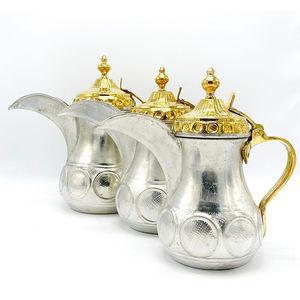 Tetera Lista para la Venta con Estilo Árabe, Fabricada en Metal con Acabado Premium, Hecha a Mano para Preparar Té y Café - Product Image 1