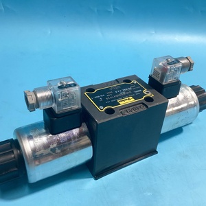 Vanne directionnelle hydraulique à solénoïde D3DW020DVTPZ5 4 voies NG10 CETOP5 pour machine de moulage par injection - Product Image 1