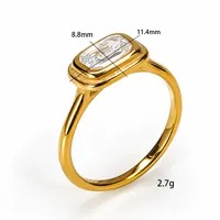 Edelstahl Modeschmuck Ring, Rechteckiger Klarer Zirkon im Fassungsschliff, Vergoldet, Minimalistischer Eleganter Alltags-Fingerring