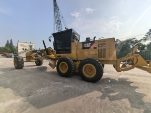 Niveleuse à moteur Caterpillar 140H 140G en bonne condition de travail niveleuses CAT 140H 140K d'occasion à des prix abordables - Product Image 3