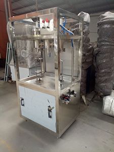 Simple Isobaric Filling Machine for <b>Beer</b> Beverage Bottles Small Brewery Brewpub Bar or Restaurant <b>Beer</b> Filling Machine - Product Image 3
