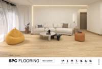 Beige Umweltfreundliche Rutschfeste Wasserdichte SPC Vinyl LVT Fliesen Kommerzieller Innenbodenbelag mit Breitem Planken-Design Klick-Installation